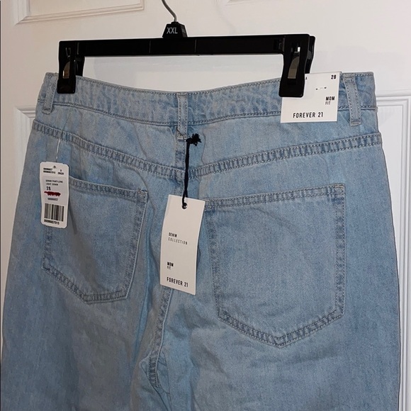 Mom Jeans Light Denim - Picture 4 of 6